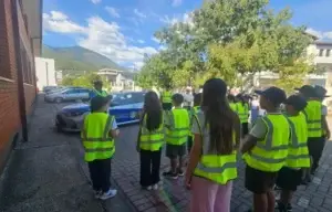 Fëmijët i bashkohen shënimit të 27-vjetorit të Policisë së Kosovës