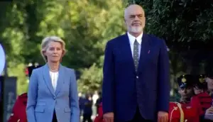 Para qëndrimit në Kosovë, Ursula von der Leyen nis vizitën në Tiranë