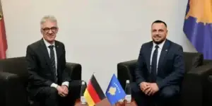 Maqedonci pret ambasadorin gjerman, në fokus siguria dhe bashkëpunimi në mbrojtje