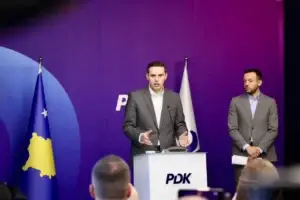 PDK: Qeveria ta sjellë sa më parë për votim në Kuvend Projektligjin për ndryshimin e Ligjit për Dhomat e Specializuara