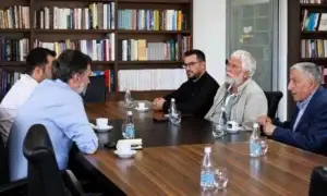 Çeku priti drejtuesit e SBAShK-ut, diskutuan rezultatet e testit PISA dhe prioritetet për zhvillimin e arsimit në vitet e ardhshme