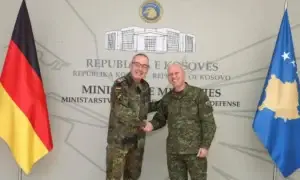 Komandanti i FSK-së uron gjeneralin Breuer për marrjen e detyrës së re, si kryetar i Komitetit Ushtarak të NATO-s