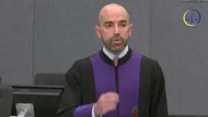 28 orë incizime të Thaçit brenda qendrës së paraburgimit, Prokuroria pretendon se përmbajtja është tronditëse
