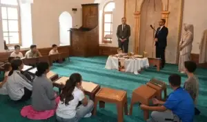 KBI-Prizren: Filloi viti i ri shkollor “Mektebi 2026 / 2027” në xhamitë e komunës së Prizrenit
