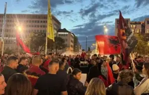 Diaspora sot në protesta në mbështetje të ish-krerëve të UÇK-së