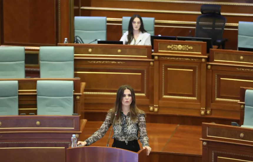 Vlora Çitaku votohet për nënkryetare të Kuvendit