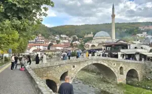 Ura që kundërmon – pamje që nuk i ka hije Prizrenit historik