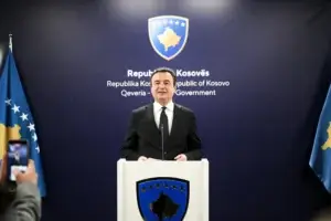 Kurti kërkon shërbime më të thjeshta dhe institucione më transparente