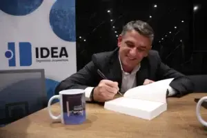Promovohet në Prizren libri i Albinot Malokut “Një vit jetë pa institucione”