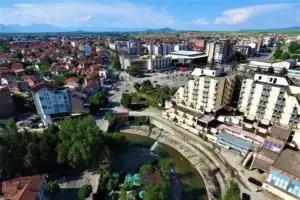 Vidhen mbi 100 armë nga një depo në Gjakovë