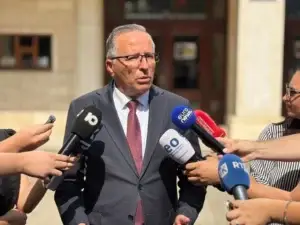 Hamza insiston që Projektligji për Specialen të kalojë në dy leximet nesër, s’i thotë jo presidentit me marrëveshje