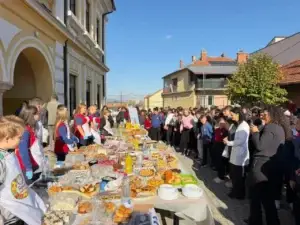 Nxënësit e shkollës “Lidhja e Prizrenit” shënojnë Ditën Botërore të Ushqimit