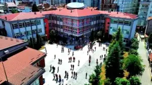 Reagimi i shpejtë i stafit të shkollës “Emin Duraku” në Prizren shpëton jetën e një nxënësi