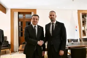 Kurti takon kryeministrin malazez, flasin për bashkëpunimin dhe rrugën drejt BE-së