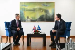 Kurti takon ambasadorin britanik, në fokus finalizimi i formimit të institucioneve