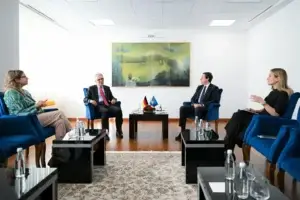 Kurti me ambasadorin gjerman: Aktgjykimi ndaj ish-krerëve të UÇK-së ka pasaktësi që duhet të korrigjohen në apel
