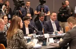 Glauk Konjufca kërkon përfshirje të plotë të Kosovës në Korridorin VIII