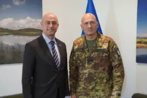 Shefi i EULEX-it takon komandantin e ri të KFOR-it, diskutojnë për sigurinë në Kosovë