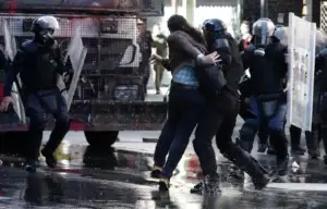 68 të arrestuar dje gjatë protestës në Shqipëri