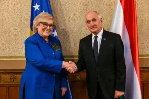 Shiroka Pula takohet me presidentin hungarez