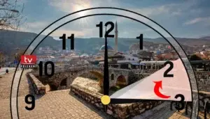 Sonte ndërrohet ora, akrepat do të shkojnë 60 minuta pas