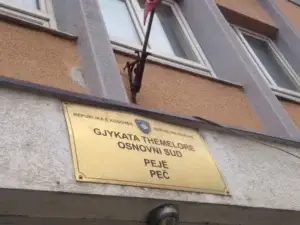 Gjykata në Pejë: Sot pranuam aktakuzën e Prokurorisë ndaj ish-bashkëshortit të Arlinda Zekajt për kanosje