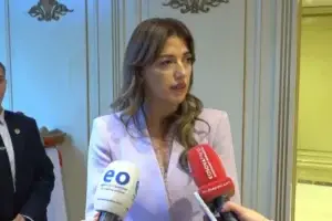 Haxhiu: Nuk ka kuptim asnjë ligj, as strategji nëse e dërgojmë vendin në zgjedhje