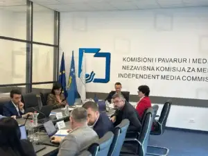 KPM-ja i hap rrugë “Radio Policisë së Kosovës”, synohet informimi më i shpejtë për trafikun dhe sigurinë publike
