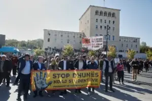 Sot universitetet në Shqipëri bojkotojnë procesin mësimor, pedagogët në mbështetje të protestuesve