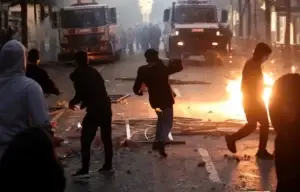 27 të lënduar nga protestat në Tiranë, mes tyre protestues, policë, gazetarë e diplomatë të huaj