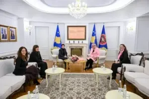 Presidentja Shiroka Pula takon tri akademike, diskutojnë për arsimin dhe shkencën